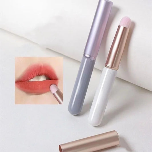 Portable Mini Round Head Lip Brushes Makeup Accessories Mini Makeup Lip Brush with Cover Pink Purple Lipstick Brush for Women